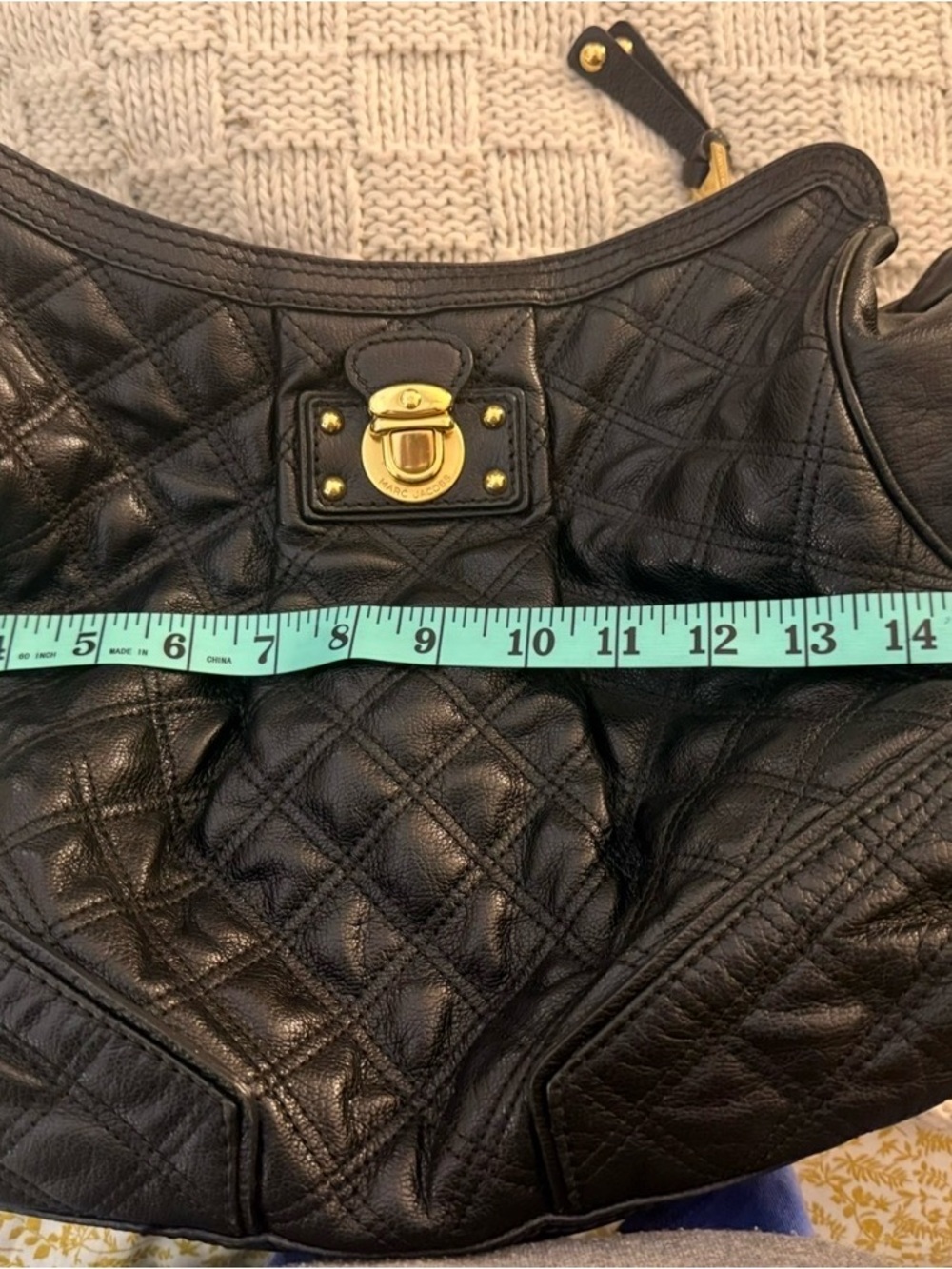 Marc Jacobs - Black Quilted Shoulder Bag with Gold Chain Accent - Picture 3 of 10